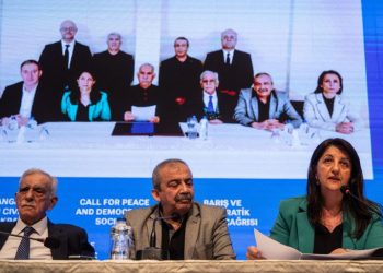 زعيم حزب العمال الكردستاني يوجه بإلقاء السلاح