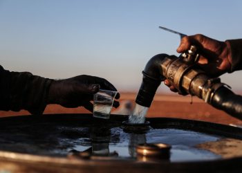 وصول أول ناقلة محملة بمادة “المازوت” إلى مصب بانياس