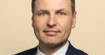 مجموعة أدنيك ووزارة الدفاع الاماراتيه تعلنان عن شراكة استراتيجية  