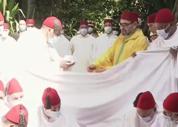 قصة تدخل ملكي في محله انقذ المغاربة و فضح الحكومة