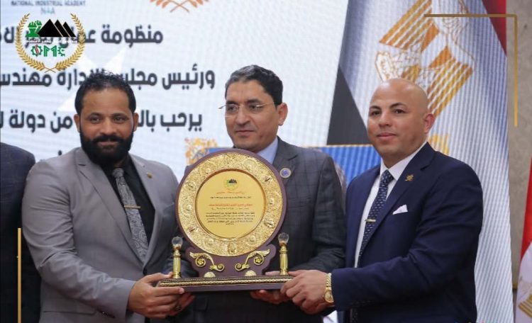 تكريم قيادات منظومة عمال مصر الاقتصادية بحضور وزير العمل والتأهيل بليبيا