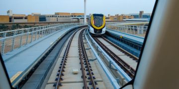 السعودية : مترو الرياض يستقبل أول ركابه