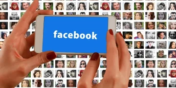 عالم الفيسبوك