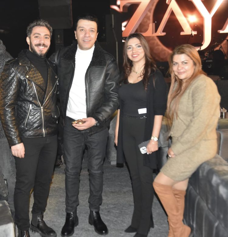 مصطفي كامل يبدع في الغناء بخيمة Zaya