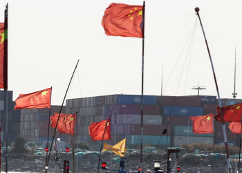 رد صيني صاعق على ترامب يعكس “تسونامي” في البورصات العالمية