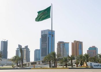 السعودية تقيد 14 جنسية من منحها التأشيرات وسوريا خارج القائمة