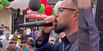 اعتقال صاحب الأغنية الساقطة أمام قاصرين