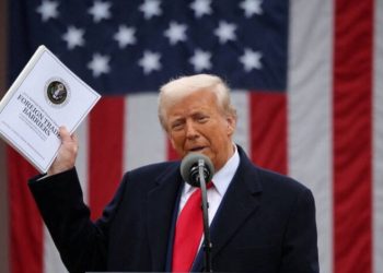 الحرب الجمركية: نظرة مستقبلية على الآثار الاقتصادية والدبلوماسية لأمريكا