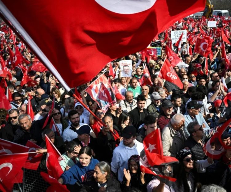 “وول ستريت جورنال” توضح أسباب غضّ أوروبا الطرف عن حملة إردوغان على المعارضة