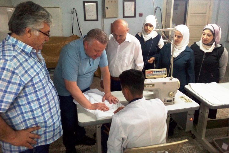 جولة تفقدية بمشاركة مديرية التربية والتعليم ونائب رئيس غرفة صناعة حلب