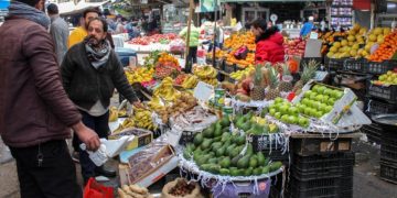 الطعام صار حلماً، من الزيت إلى الفاكهة، من ينجو من معركة الأسعار في سوريا؟.