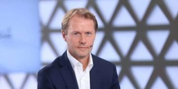 القائم بأعمال السفارة الفرنسية بدمشق يؤكد التزام بلاده بدعم العملية الانتقالية في سوريا