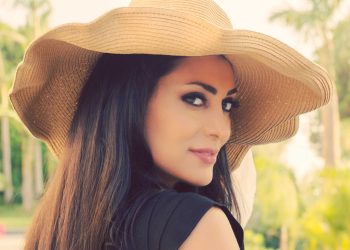 مايا نصري تُحيي أولى حفلاتها في السعودية ضمن “نوستالجيا فورها