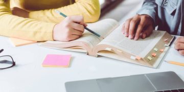 ضعف التعليم المدرسي …بيئة خصبة لنمو الدروس الخصوصية