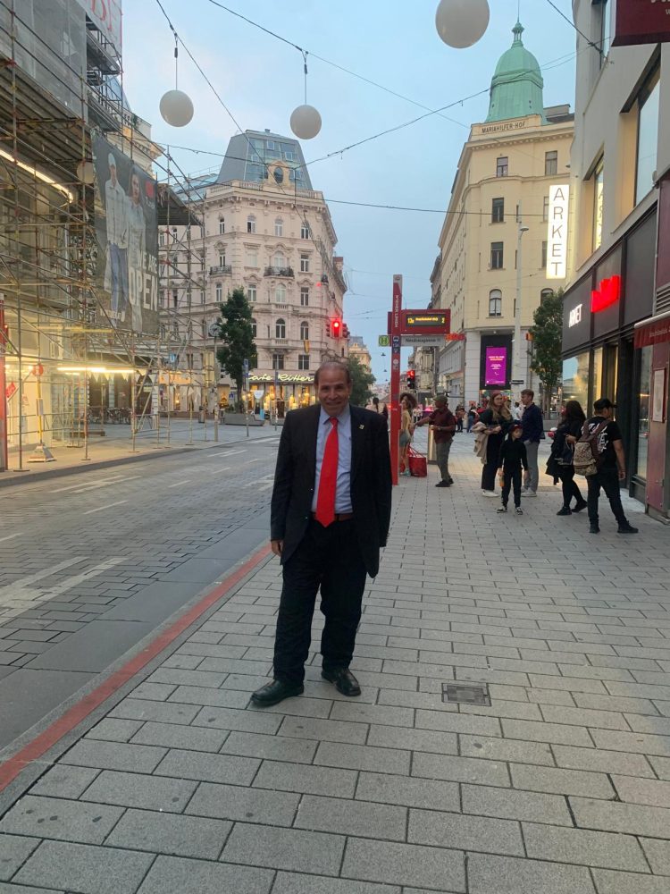 نوافذ تحول المباني الزجاجية وناطحات السحاب إلى محطات كهرباء! 