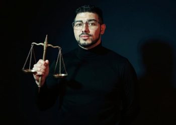 عقوبات قانونية صارمة لمن ينشر صور وفيديوهات غير أخلاقية وكاذبة