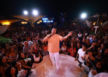 بحضور نجوم الفن والرياضة.. إيهاب توفيق يشعل الساحل الشمالي بحفل كامل العدد