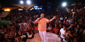 بحضور نجوم الفن والرياضة.. إيهاب توفيق يشعل الساحل الشمالي بحفل كامل العدد