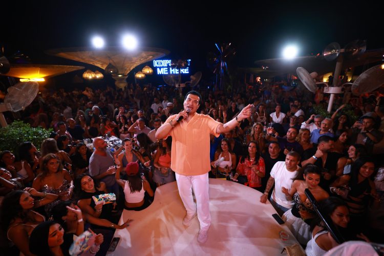 بحضور نجوم الفن والرياضة.. إيهاب توفيق يشعل الساحل الشمالي بحفل كامل العدد