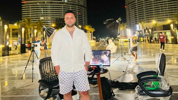 محمد زكريا ينقل إنجازات العلمين الجديدة بعدسته إلى المشاهد العربي عبر شاشتي النهار والمحور