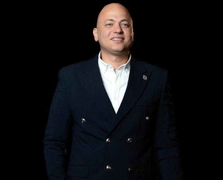 د. الحجّار يعيد الثقة والابتسامة لمرضاه بخبرة علمية وعملية متكاملة