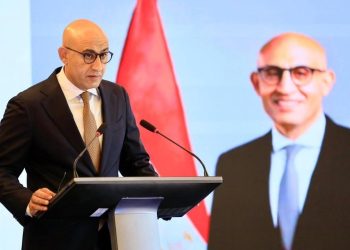 الوزير يقود سباقا مع الزمن لتجهيز المدارس قبل بدء الدراسة.. ويعلن: لا تهاون مع الكثافات