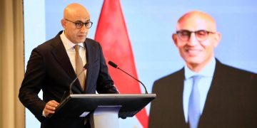 الوزير يقود سباقا مع الزمن لتجهيز المدارس قبل بدء الدراسة.. ويعلن: لا تهاون مع الكثافات 