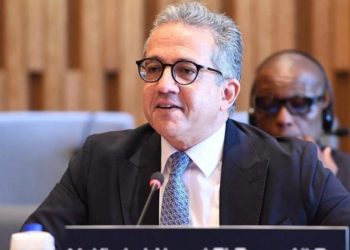 وزير التعليم العالي يهنئ خالد العناني بفوزه بمنصب المدير العام لليونسكو ويؤكد: انتصار جديد للدبلوماسية المصرية وكفاءاتها الدولية