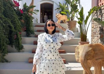 رهف الشامي تتألق بإطلالة يونانية ساحرة خلال عطلتها في جزيرة ميوكونوس