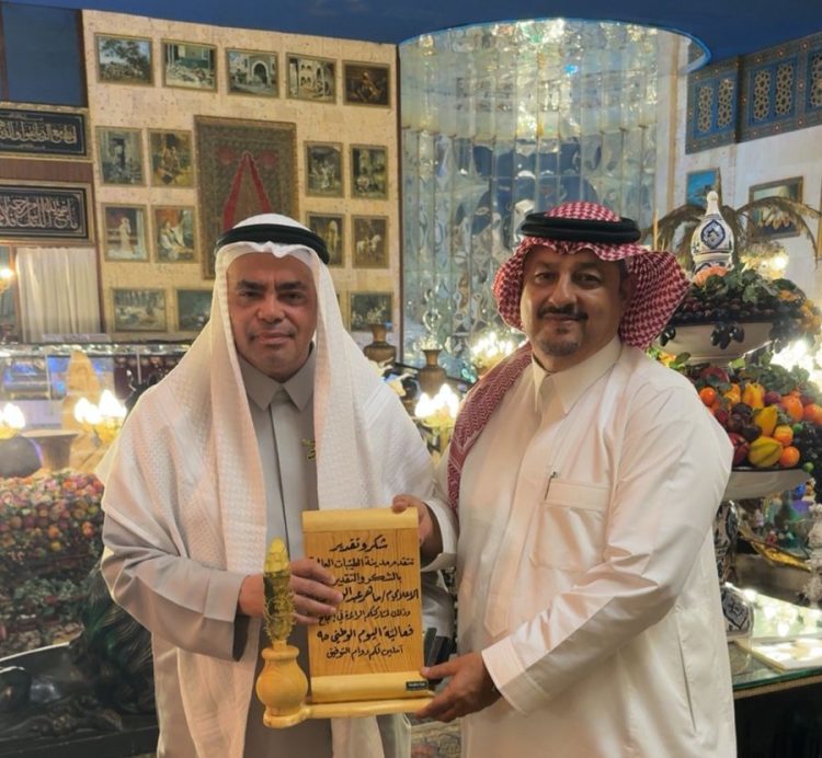 متاحف مدينة الطيبات تكرّم عدداً من الإعلاميين وطلاب الجامعة ومرشدي السياحة تقديراً لجهودهم