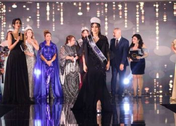 الإماراتية هند شمسان تحصد لقب ملكة جمال العرب للقارات 2025 برسالة تمكين المرأة ودعم الأطفال المتعففين