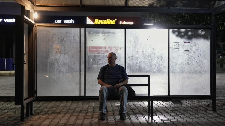 إطلاق “بطاطا شيبس عَ فستق”… أول تجربة إخراجية لفؤاد يمّين