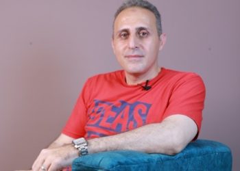 د. مصطفى محمود يكشف طرق تعليم طفلك تنظيف أسنانه بطريقة ممتعة وفعّالة