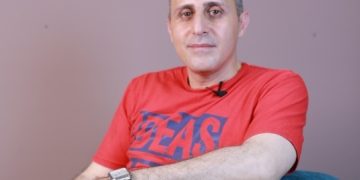 د. مصطفى محمود يكشف طرق تعليم طفلك تنظيف أسنانه بطريقة ممتعة وفعّالة