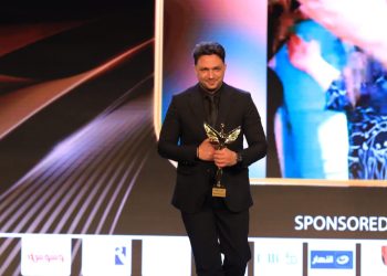 عمرو سلامة يتوج بجائزة أفضل مطرب شعبي 2025 في مهرجان «وشوشة للأفضل»