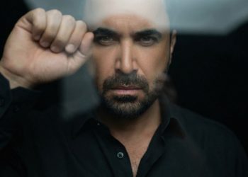 نادر الأتات يأخذ جمهوره في رحلة إحساس مع «تعي نسافر»