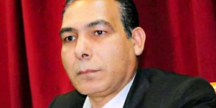 حالة اليوم حين يتضخم الكرسي ويتضائل الشخص