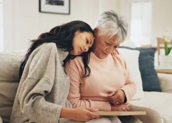 “الحوار” أفضل علاج للحزن وآلام الفقد