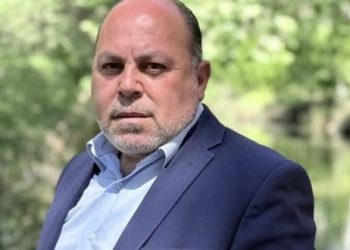 تستعجلون بتقديم أوراق أعتمادكم للعدو أيها المنبطحون