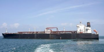 إيران تبلغ مجلس الأمن والمنظمة الدولية البحرية بالسماح للسفن “غير المعادية” بعبور مضيق هرمز