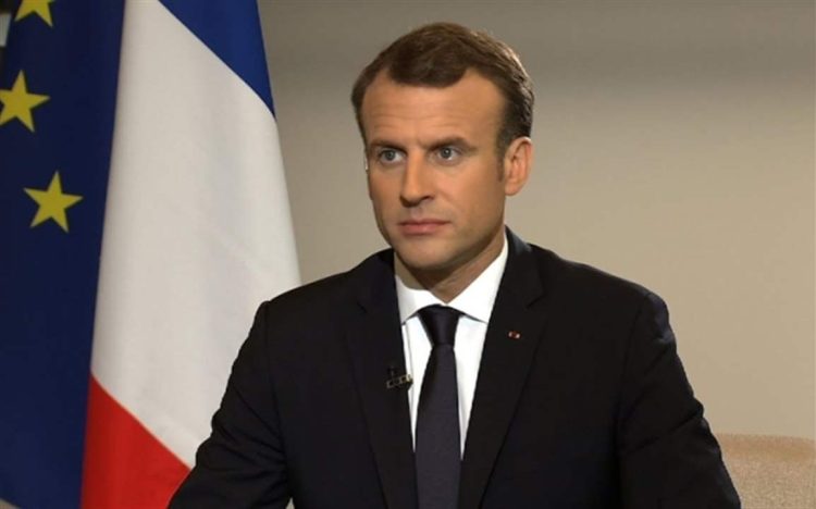 ماكرون يحذر من فوضى في لبنان ويعرض استضافة المفاوضات