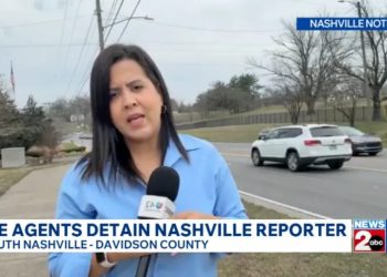 قصة الصحافية الكولمبية المحتجزة في أمريكا