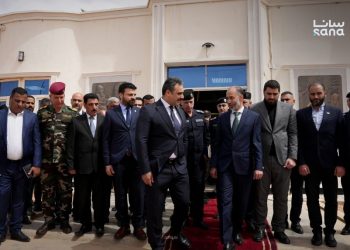 افتتاح منفذ التنف الوليد بين سوريا والعراق لتعزيز حركة العبور التجاري