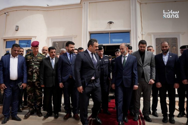 افتتاح منفذ التنف الوليد بين سوريا والعراق لتعزيز حركة العبور التجاري