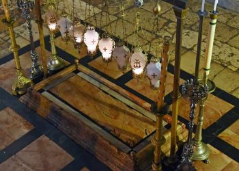 كنيسة القيامة: حيث يلتقي سرّ الموت والقيامة بجذور الإيمان المسيحي