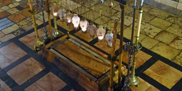 كنيسة القيامة: حيث يلتقي سرّ الموت والقيامة بجذور الإيمان المسيحي