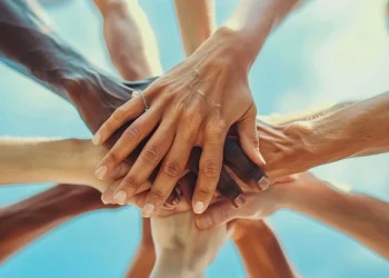 من ذهنية الصراع إلى فنّ بناء المجتمع الديمقراطي