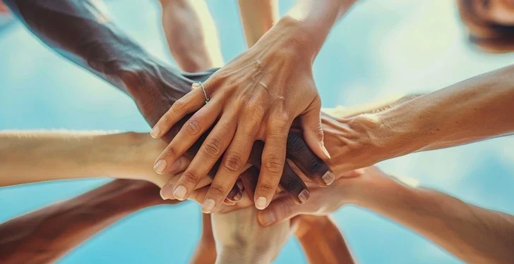 من ذهنية الصراع إلى فنّ بناء المجتمع الديمقراطي